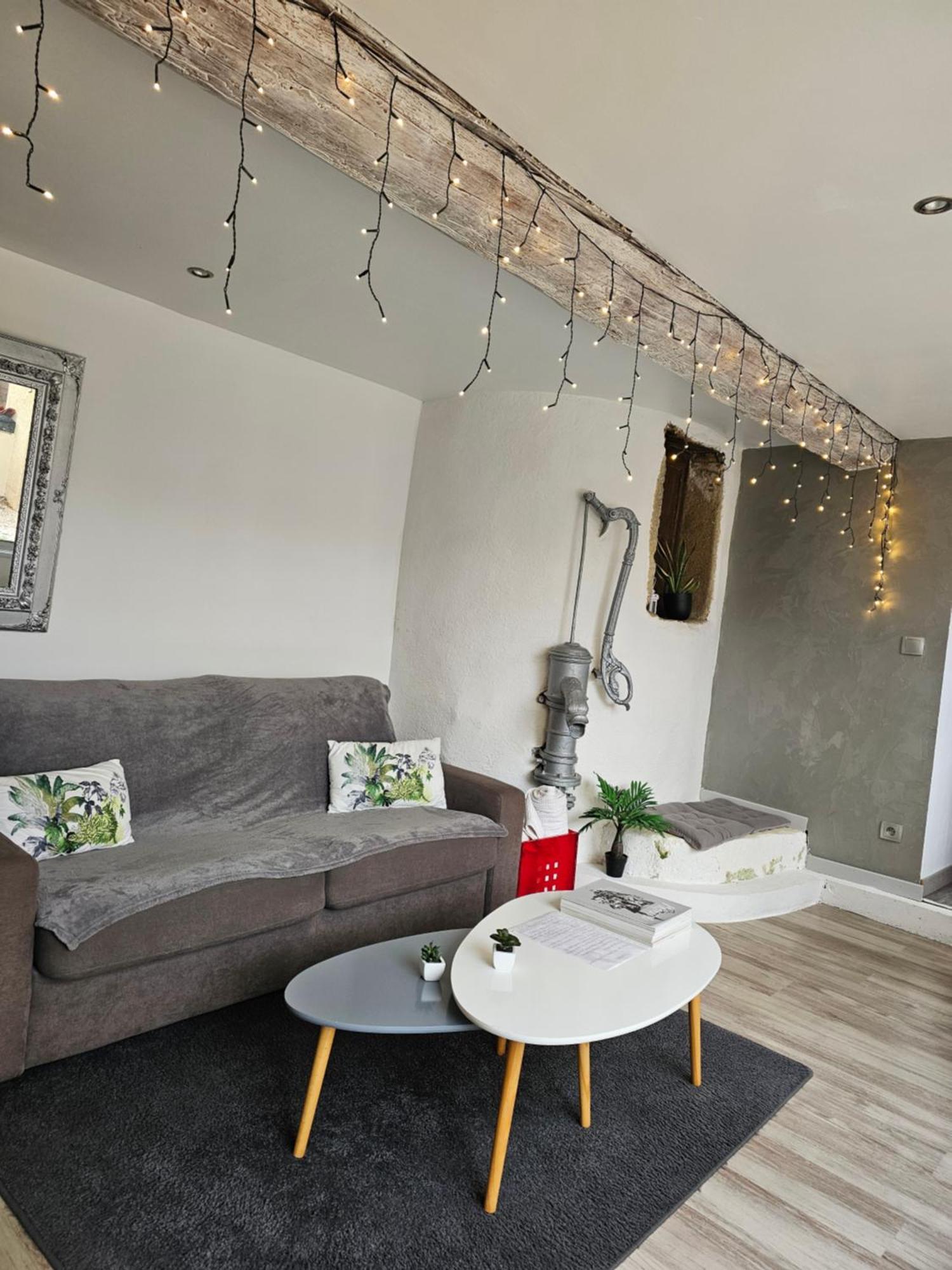 De Caractere Apartment *